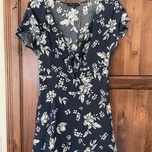 Kendall and Kylie PacSun keyhole floral